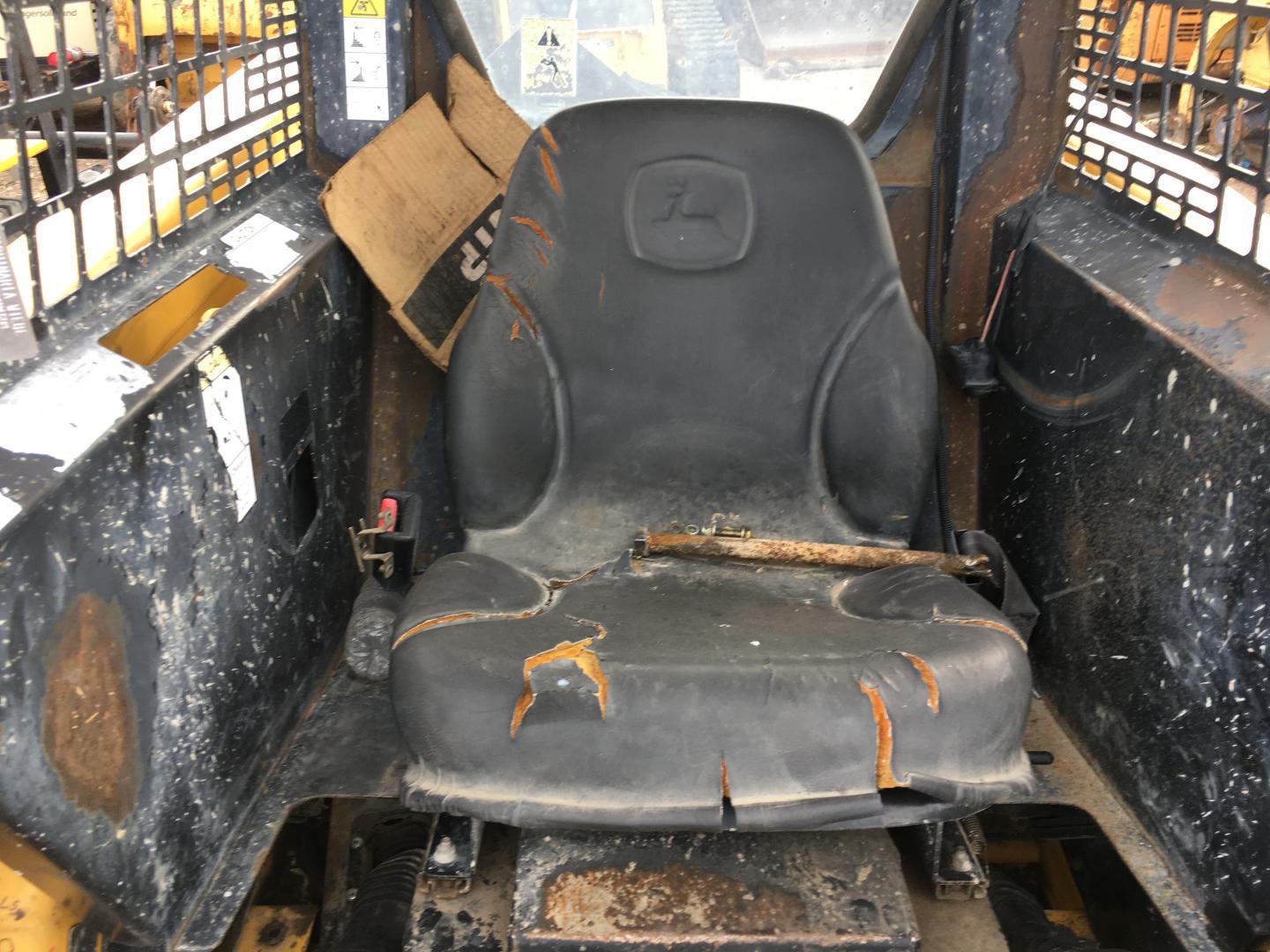 ./imagenes/INVOICE/2019/16925/MINICARGADOR JOHN DEERE 240 (13).JPG